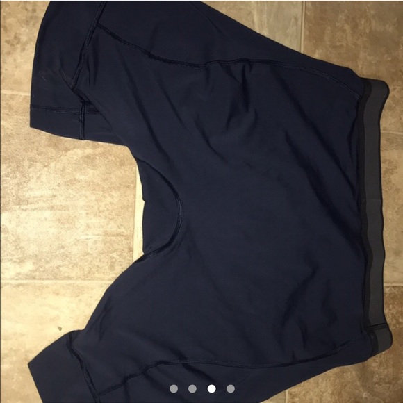 Men’s lululemon shorts - Picture 3 of 8
